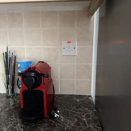 Serenity With Pool 아파트 파라림니