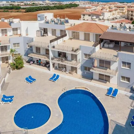 아파트 Serenity With Pool