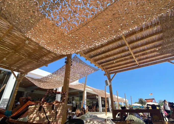 Serenity With Pool Apartmán